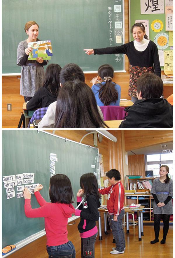 写真上：日本人講師とボランティアの先生（区立高井戸小学校）<br> 写真下：カード並べゲームの様子（区立高井戸小学校） 