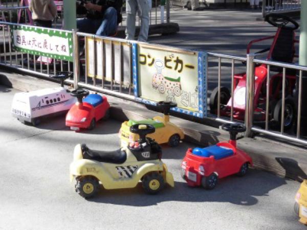 幼児用の交通遊具も充実