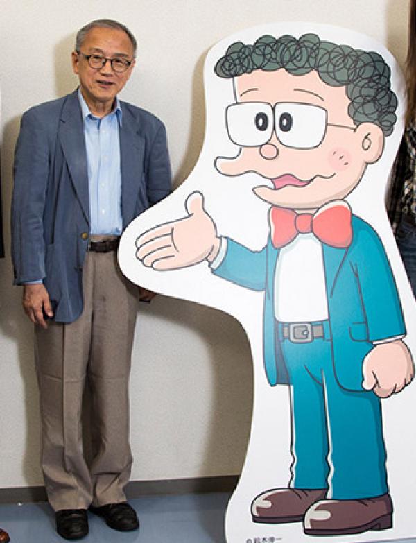 「オバケのＱ太郎」に登場するキャラクター、いつもラーメンを食べている小池さんのモデルにもなった鈴木名誉館長