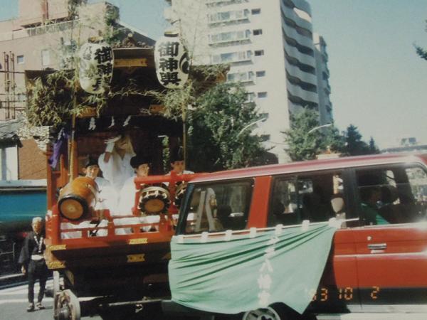 井草八幡宮の例大祭での囃子山車（だし）（写真提供：井草囃子保存会）