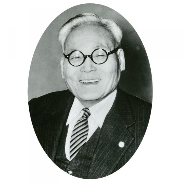 下中弥三郎、77歳頃の写真（写真提供：平凡社）