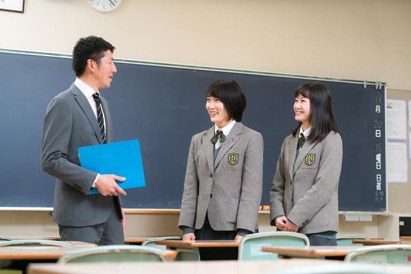 生徒たちからは「面白い先生が多い」「授業が楽しい」「先生との距離が近いので、気軽に相談できるところが良い」という声が上がる（写真提供：日本大学第二中学校・高等学校）
