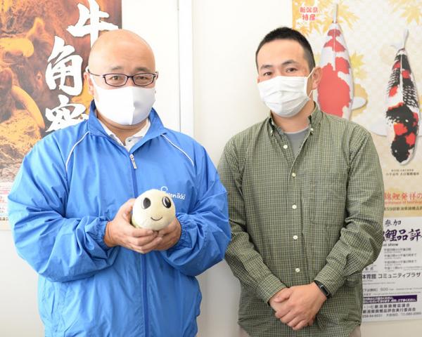 小千谷市の見どころを教えてくれた、観光協会の阿部真也さん（写真左）と観光交流課の安達桂祐さん
