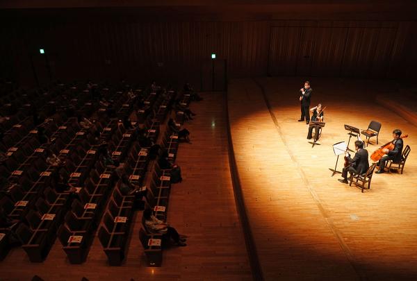 感染症対策を講じた上で開催したコロナ禍でのコンサート（写真提供：日本フィルハーモニー交響楽団　©山口敦）