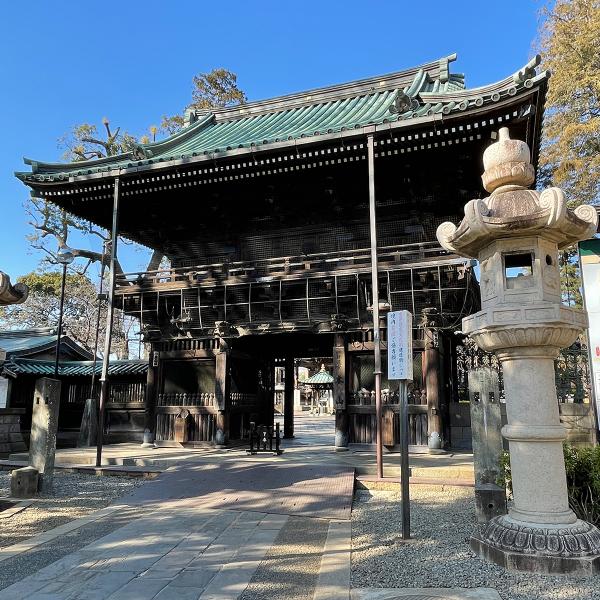 東京都指定有形文化財の仁王門（山門）