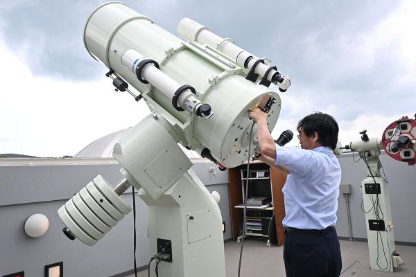 ピリカの他に50cm反射式望遠鏡も設置。晴天なら昼間でも１等星が見える
