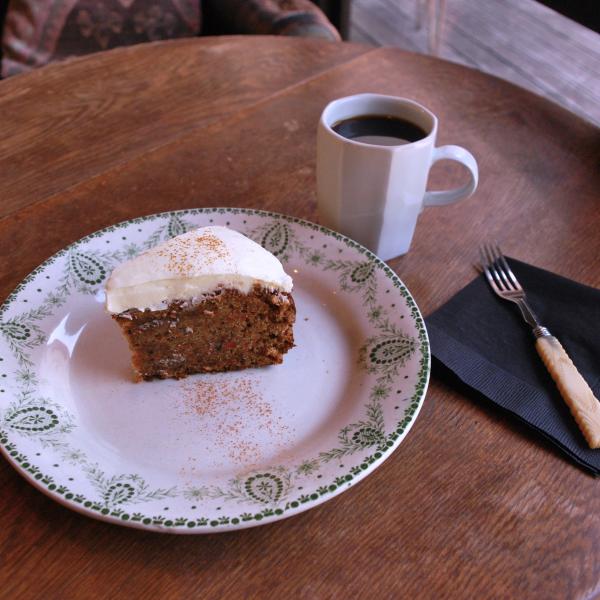 キャロットケーキとコーヒーのセット（1,430円）