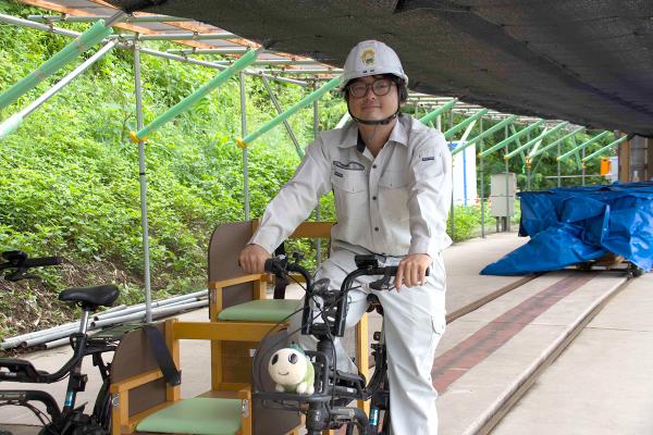 地域おこし協力隊の山下さん。「一緒にアガッタンで走りたかったな～」