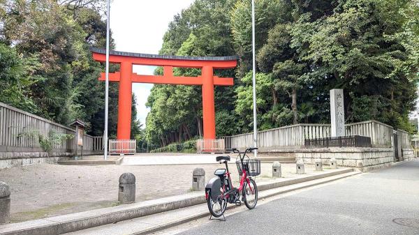 駅から離れた場所にある井草八幡宮も、自転車ならアクセスしやすい