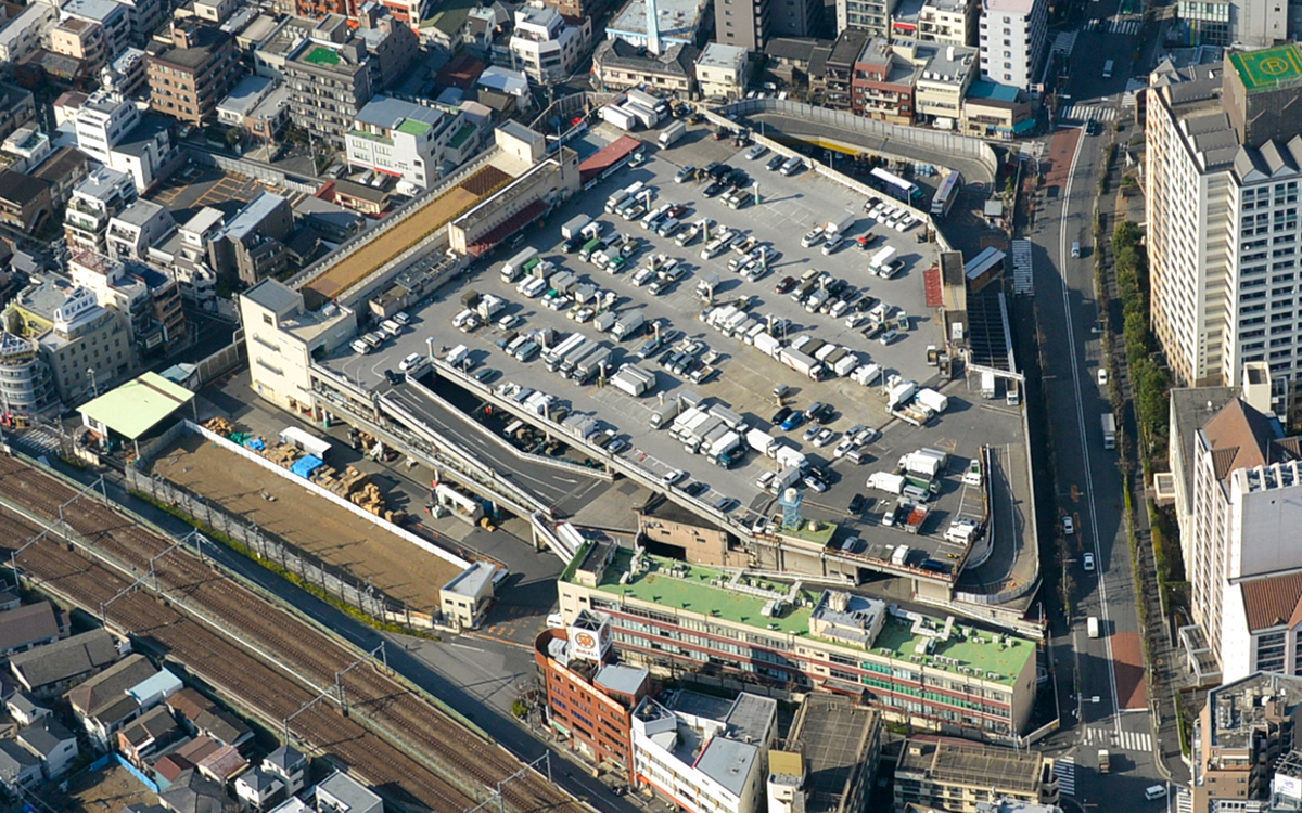現在の淀橋（よどばし）市場全景　(写真提供：東京都中央卸売市場淀橋市場）